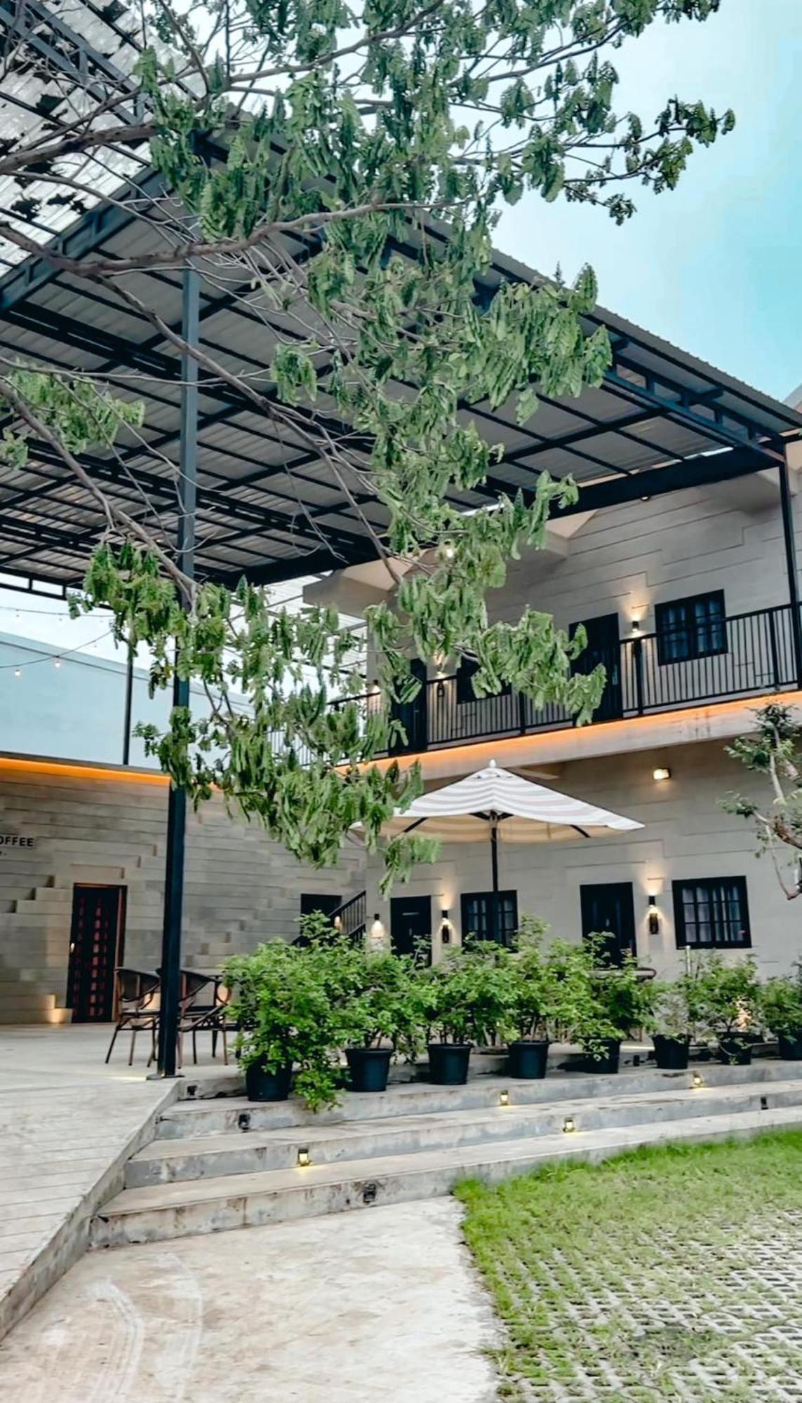 Macchiato Resort Savannakhet Opposite Thai Embassy Экстерьер фото